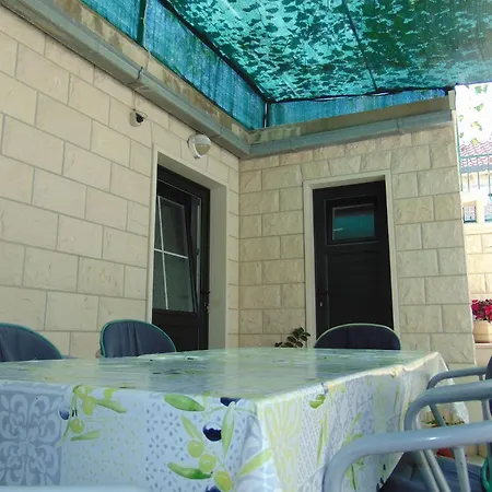 Fran Apartment Postira